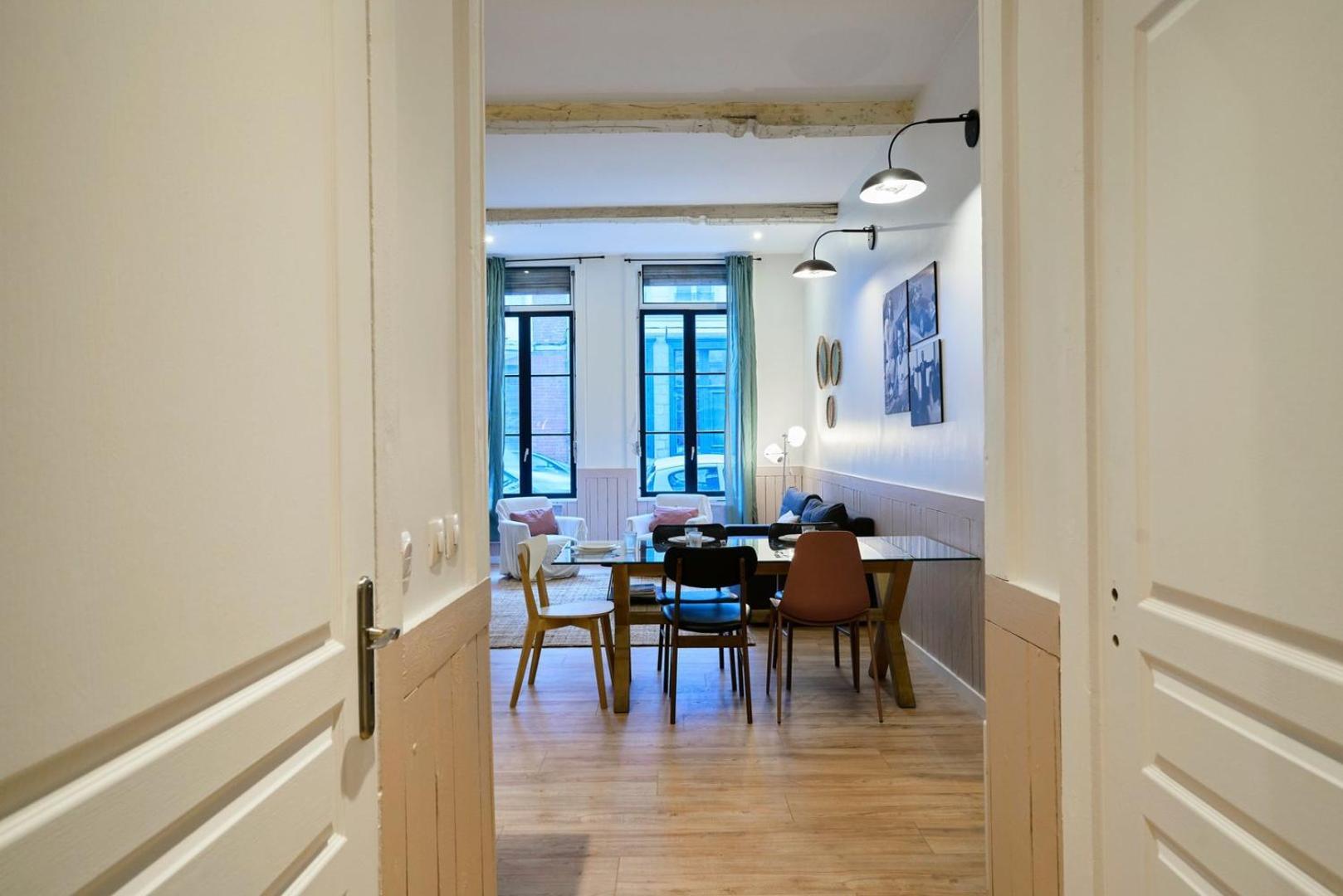 Old Lille: Charming Renovated Apartment Eksteriør billede