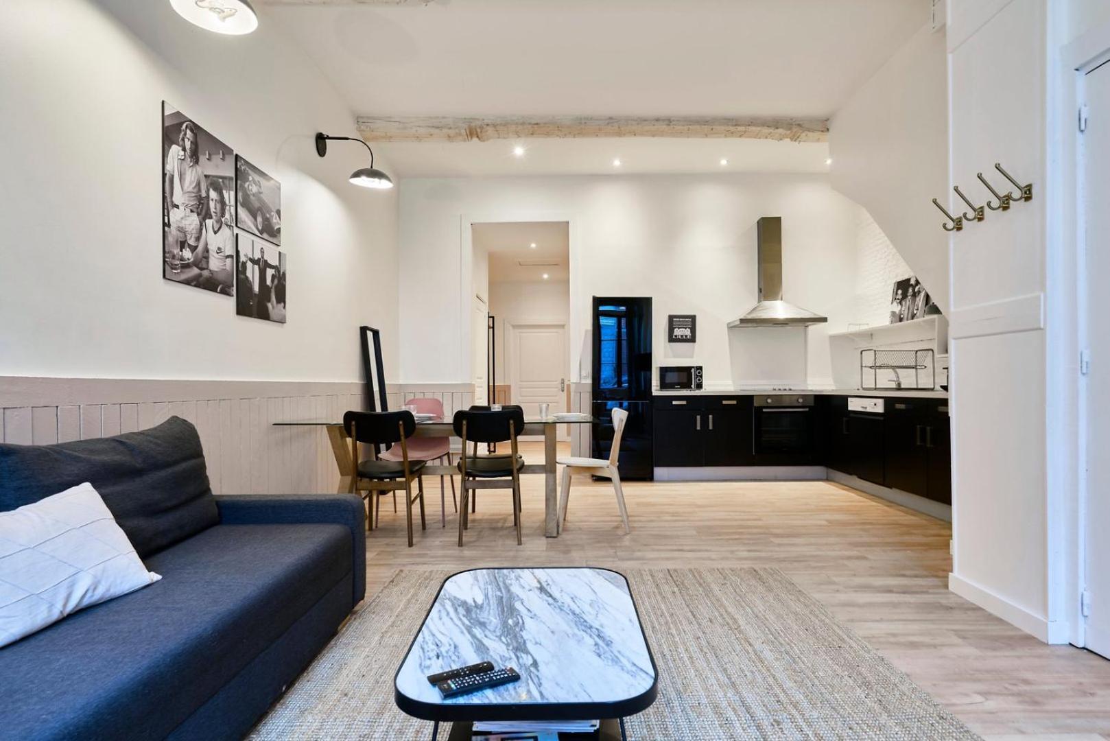 Old Lille: Charming Renovated Apartment Eksteriør billede