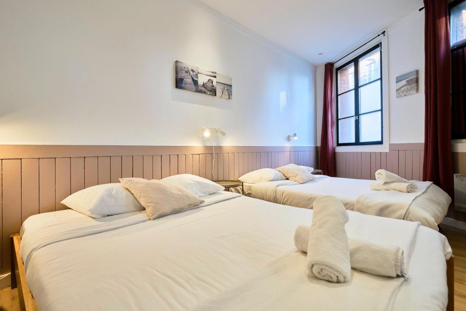 Old Lille: Charming Renovated Apartment Eksteriør billede
